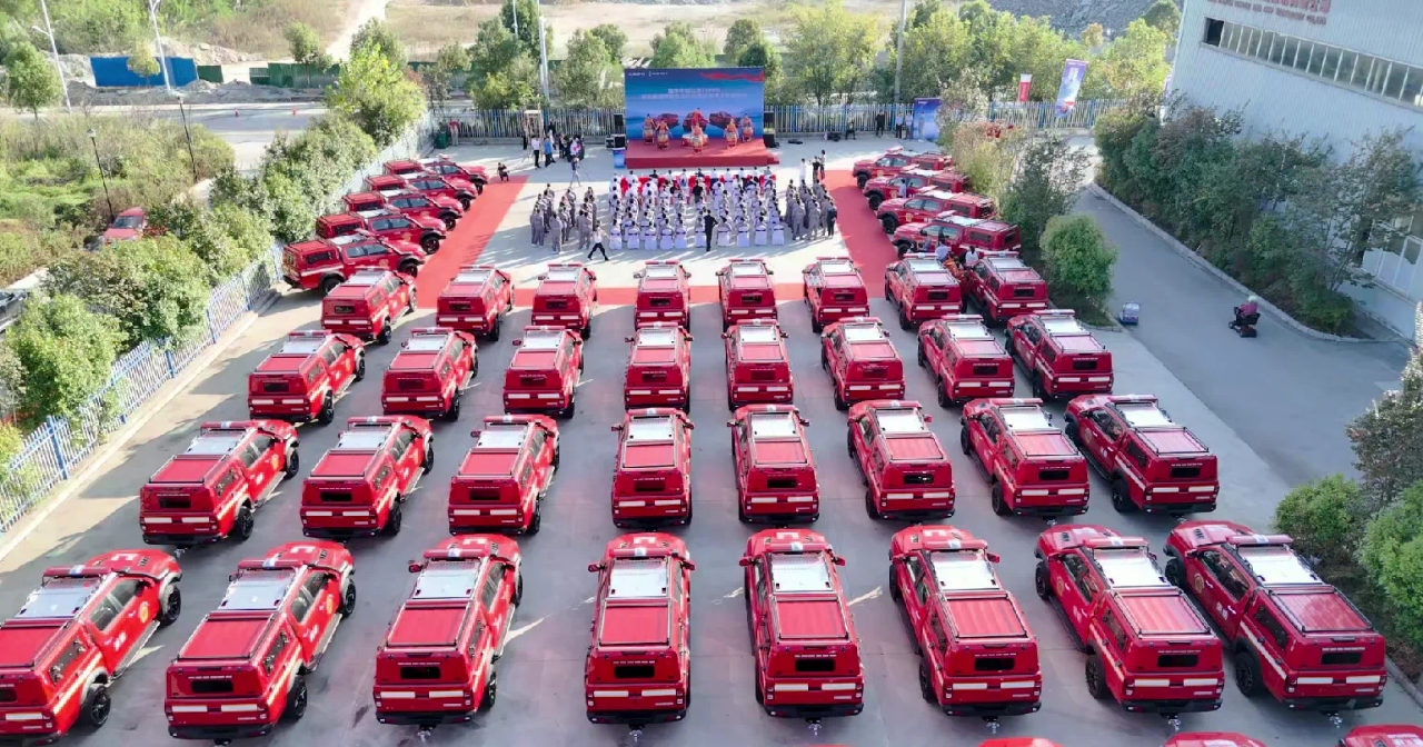 發(fā)展新質(zhì)生產(chǎn)力 賦能高質(zhì)量發(fā)展！震序車(chē)船168臺(tái)應(yīng)急前突車(chē)批量交付湖北省消防救援總隊(duì)